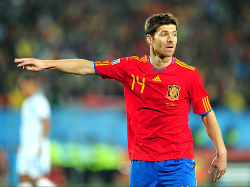 Xabi Alonso xuất chúng từ trên sân đến băng ghế chỉ đạo - Ảnh 2